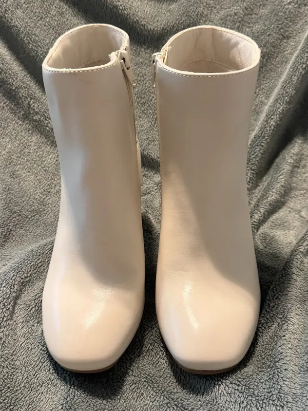 SO Rayven Bone Block Heel Ankle Boots – Size 7 - Image 2