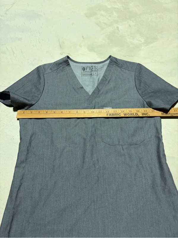 FIGS V-Neck Scrub Top Gray small - Image 6