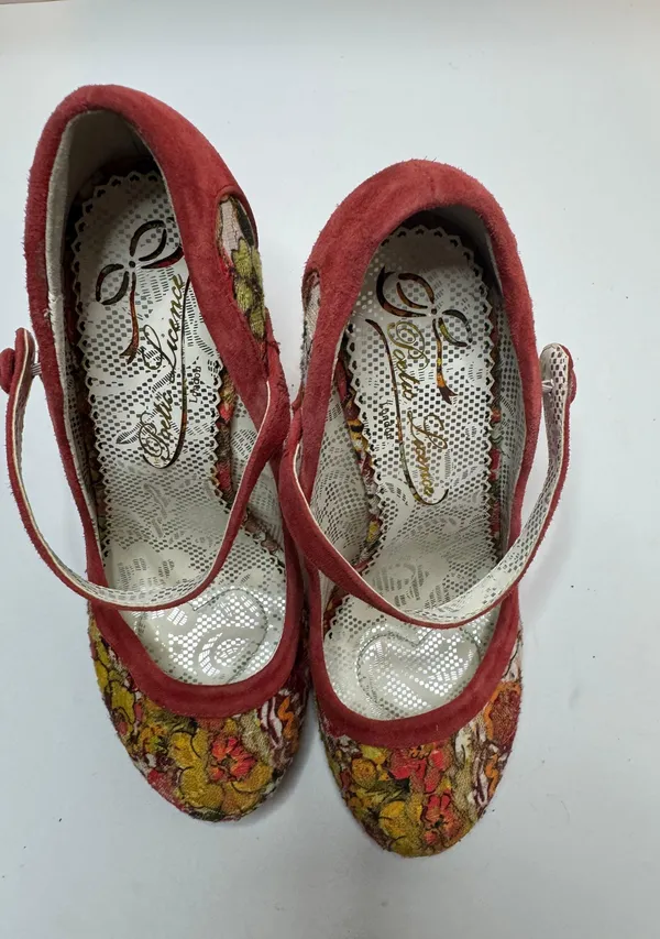 Poetic Licence Feminine Encounters Red Heels Size 7.5M - Image 3