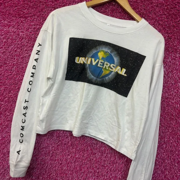 Universal studios long sleeve crop top size Medium  - Image 4