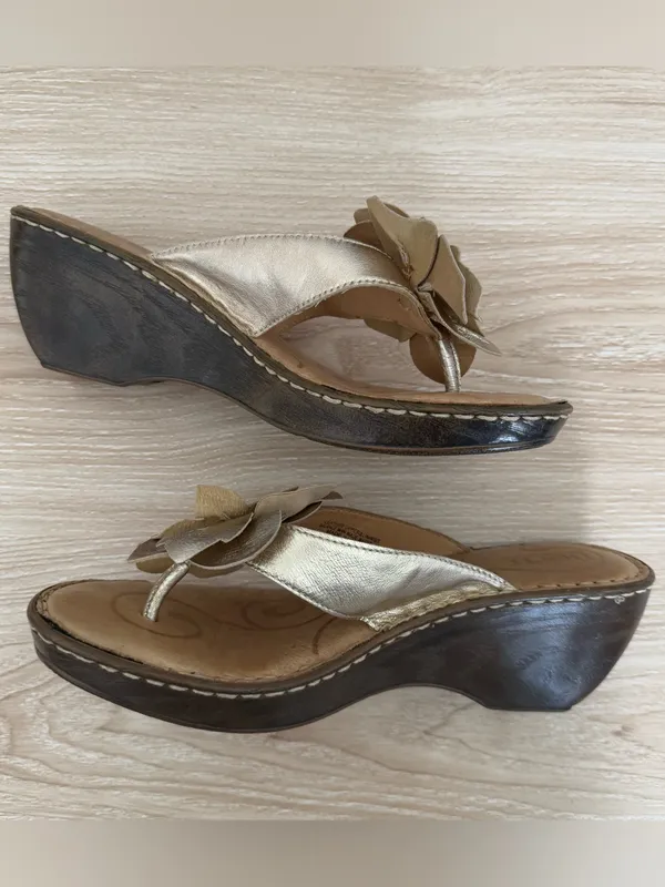 Born 9 Foil Floral Sandal Wedges Resort Vacation Getaway - Image 4
