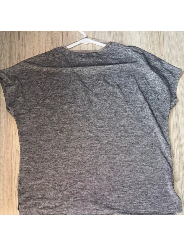 Jaclyn smith grey gray short sleeve shirt top - Image 2
