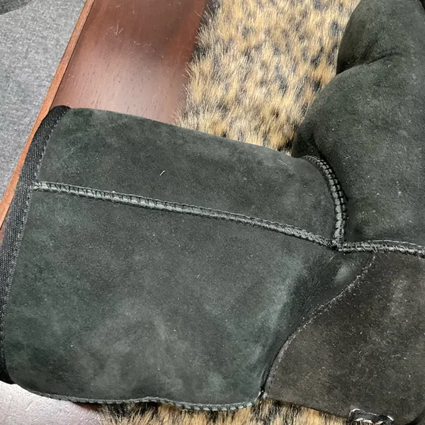 UGG CLASSIC SHORT‎ BOOTS - Image 8
