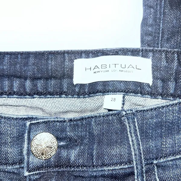 Habitual Gryphon Mini Boot Jeans Sz 28 Celtic Cross Pocs Dark MSRP $170 - Image 7