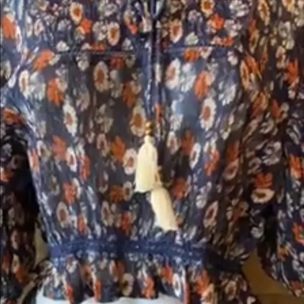 POLWoven print top.Round neck, 1/2 sleeve,front neck tie closurew/tassels,sizeL‎ - Image 6