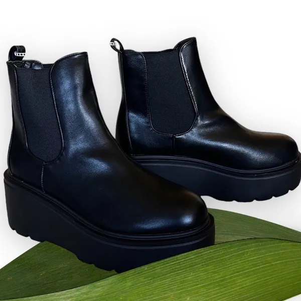 New Top Moda Y2k Wedges Chelsa Boot Slip On Black Sz-8 - Image 2
