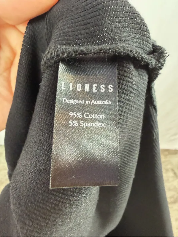 NWT Lioness Cap Sleeve Bodycon‎ Side Slit Dress in Black Size Small - Image 9