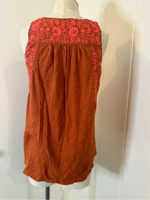 Lucky Brand Rust Tank Top with Pink Embroidered Yoke Sz M - Image 3