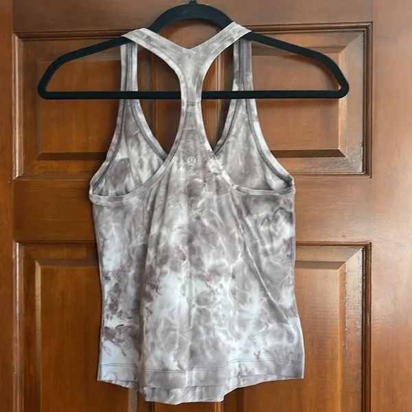 Lululemon Tie-Dye Women's Tank Top size 8 - Image 3
