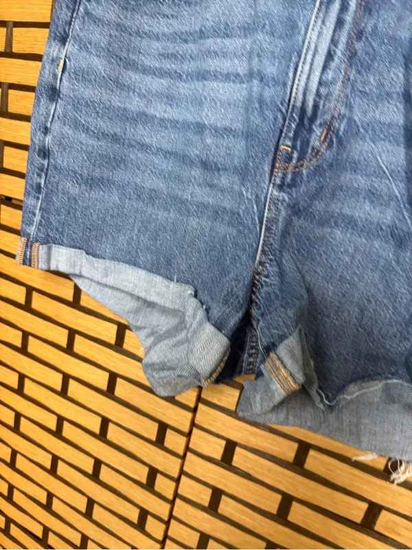 American Eagle Highest Rise Mom Jean Shorts Size 14 - Image 4