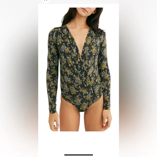 Free People Turnt bodysuit Black green floral large - Image 5