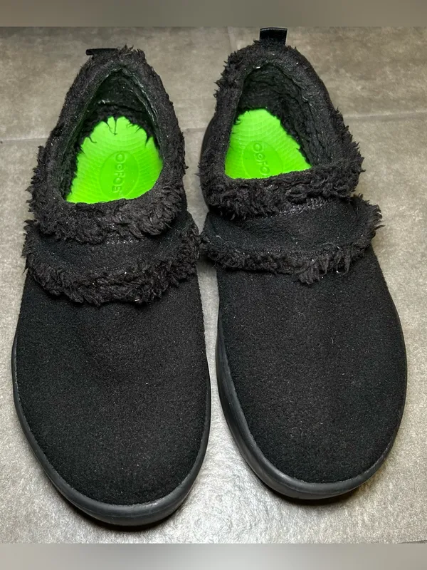 Oofos OOcoozie Black Sherpa Low Slip On Sneakers Women’s Shoe Size 9 - Image 3