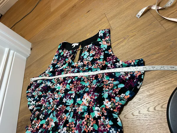 2X Plus size mid-length dress - Image 11