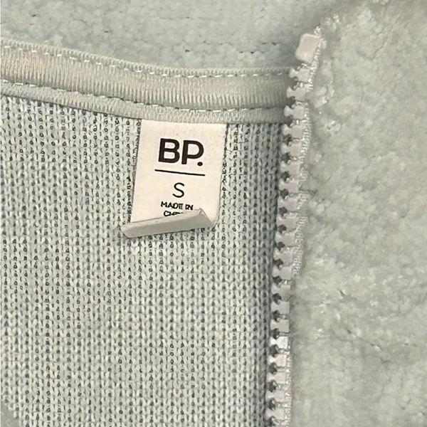 BP soft blue half zip pullover cropped warm and cozy adjustable hem fleece NWT S - Image 6