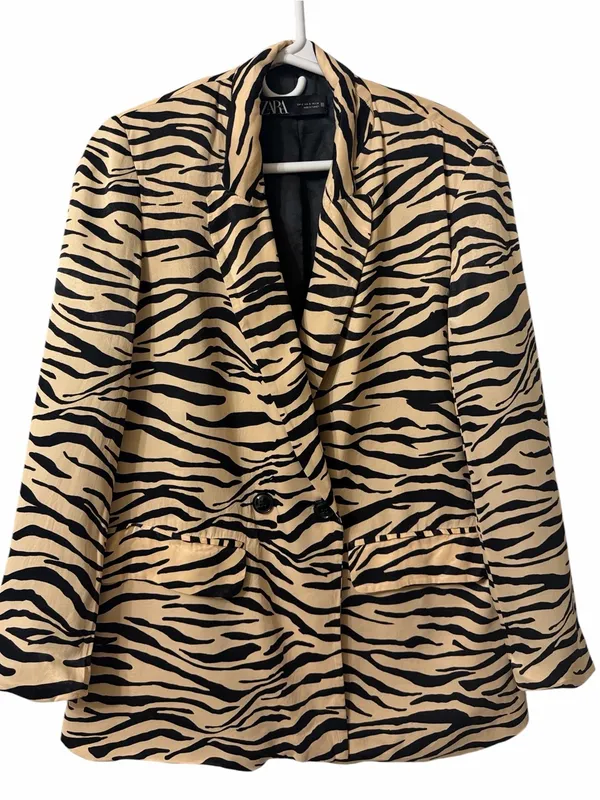 Zara Zebra Print Satiny Double breasted Blazer Size Small.EUC - Image 4