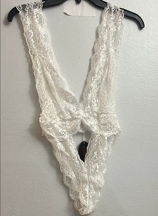 NEW Sexy White Lace Bodysuit teddy M - Image 2