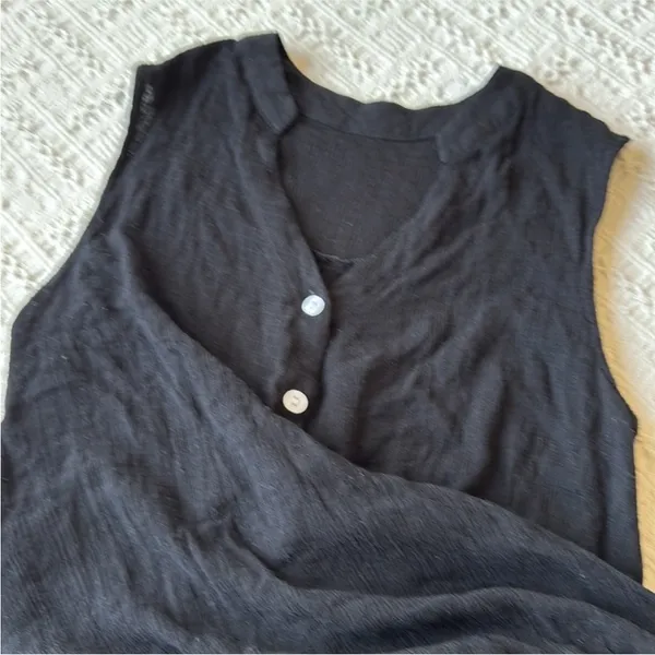 Elegant Black Sleeveless Women's Tank Top - Image 7