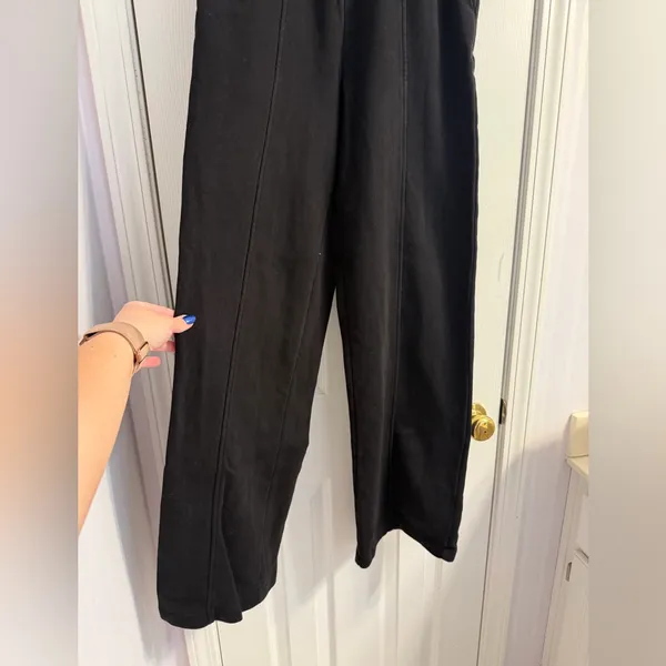 GapFit Tech High Rise Split-Hem Pants
Size Small Tall - Image 4