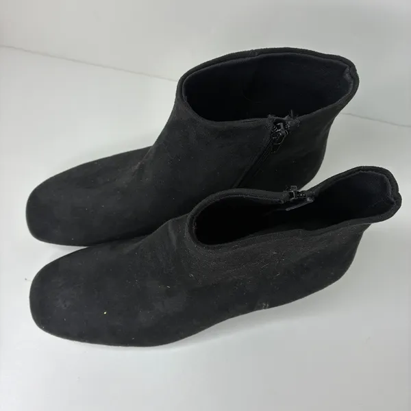 Time and Tru Black Faux Suede Heeled Ankle Booties Womens 9 - Image 2