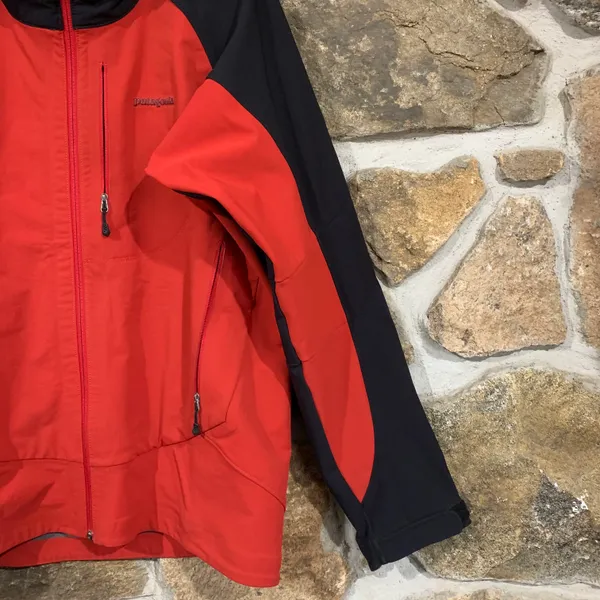 Patagonia Red/Black Two Tone  Zip Up Coat Jacket Windshield Jacket - Image 3