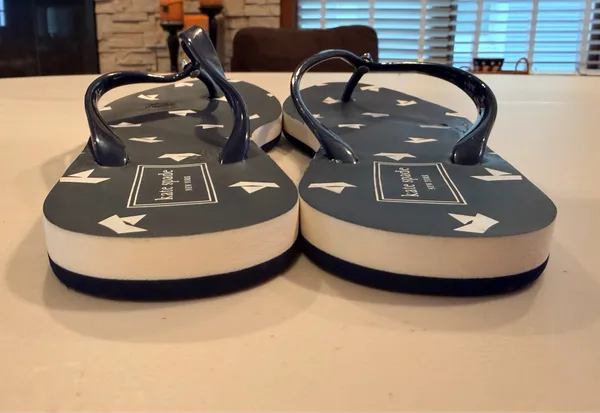 Kate Spade New York | ladies Fiji flip-flop sandals. Size: 7B - Image 11
