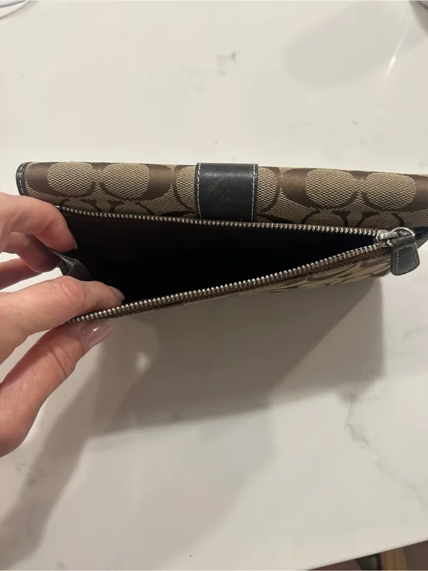 COACH Jacquard & Leather SIGNATURE C Checkbook Wallet With Checkbook Cover - Image 7