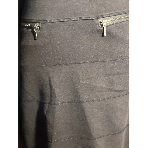 Athleta Black Knit Mini Skirt XXS Stretchy Tiered Seam Front Zip Pockets - Image 4