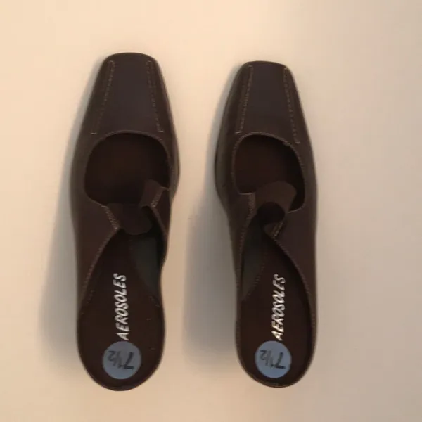 Brown Aerosoles. BNWT. Size 7.5 - Image 2