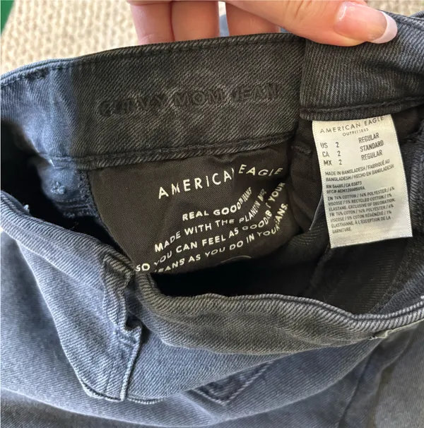 American Eagle Curvy Mom Jeans - Image 5