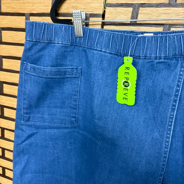 AnyBody Denim Skort Size Large‎ Blue - Image 3