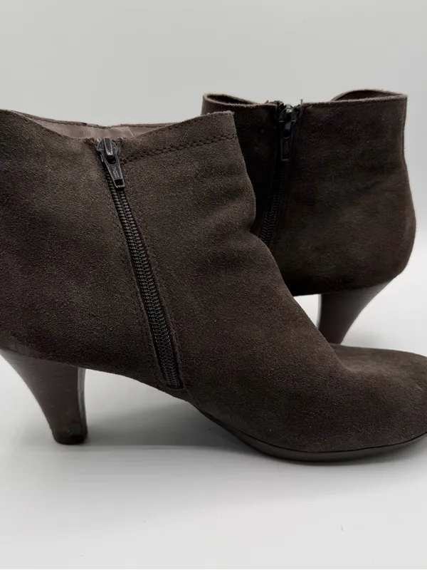 G.H. Bass Allure Brown Suede Ankle Boots Womens 8.5 Buckle 3” Heel W17248 - Image 5