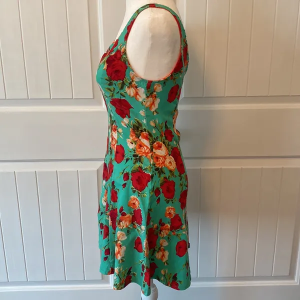 Vintage Style Floral Pin Up Dress - Image 4