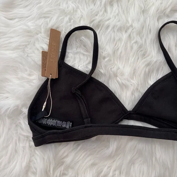 Skims Outdoor Tiny Triangle Bralette Washed Onyx Size Large - Image 5