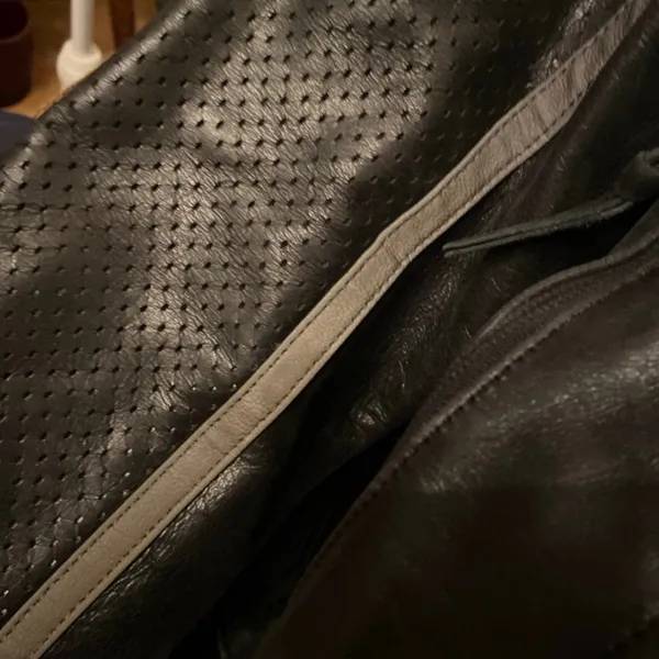 Harley Davidson Leather Jacket size Med - Image 5