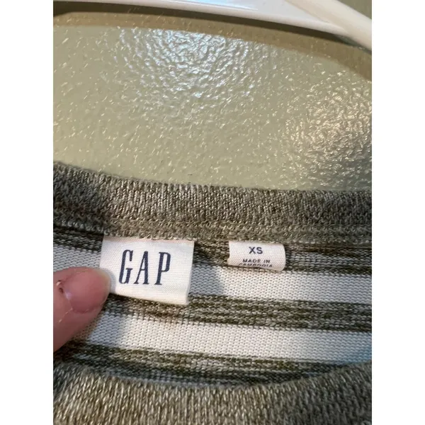 Gap Women's Size XS Long Sleeve Cozy Crewneck T-Shirt Olive Green White Stripes - Image 9