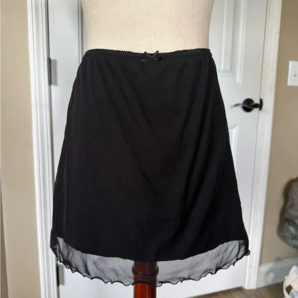 Brandy Melville‎ Black Mesh Overlay Mini Skirt Lettuce Trim Bow Detail One Size - Image 2