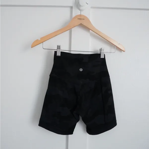 Lululemon Black Camo Align High Rise Short 6” - Image 3