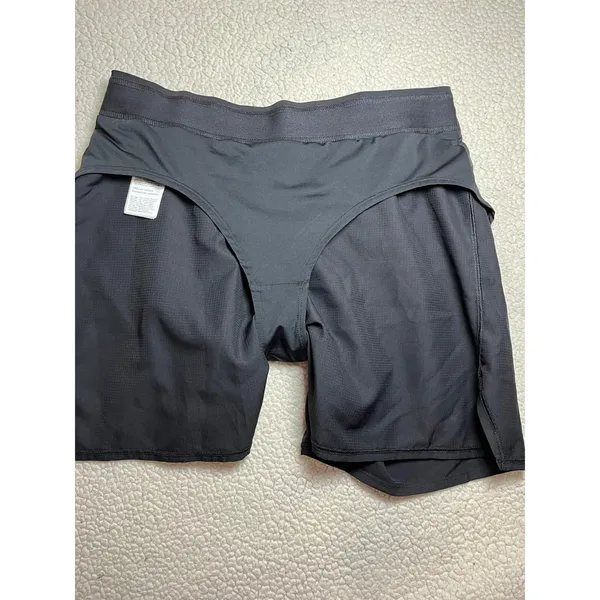 On Running Women’s Focus Shorts Black Athletic Running Workout Size S - Image 9