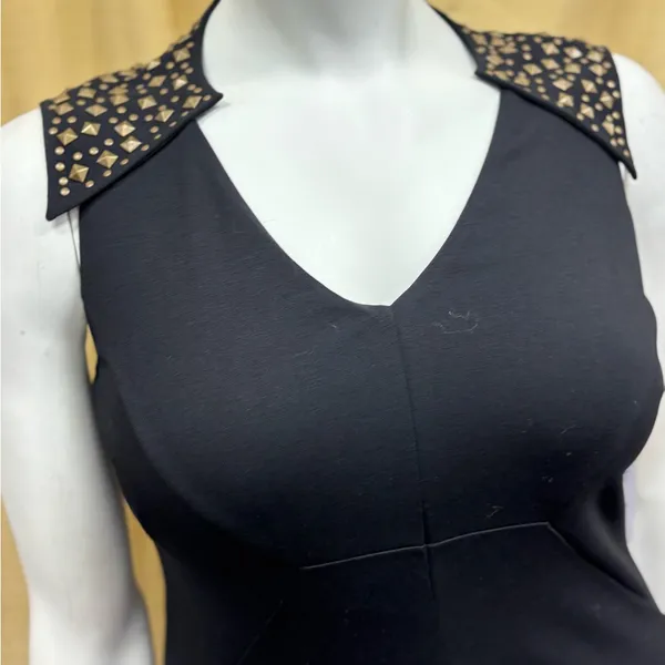 Elegant Black Sleeveless‎ Dress - Image 5