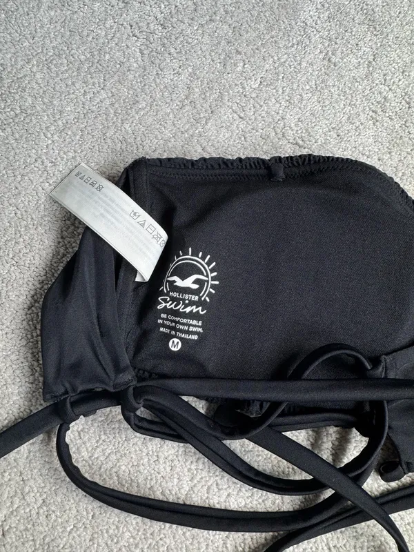 Hollister Strapless Bathing Suit Top Black - Image 3