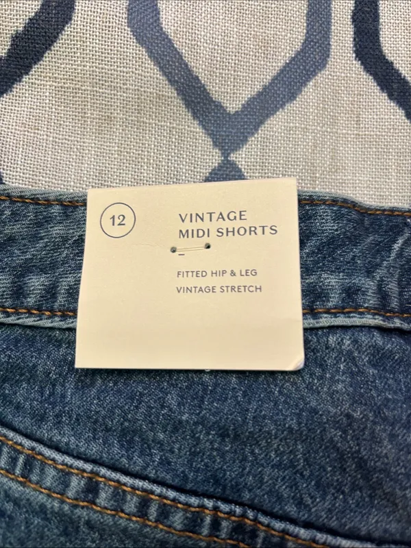 New Universal Thread denim Jean Shorts vintage midi size 12 - Image 6