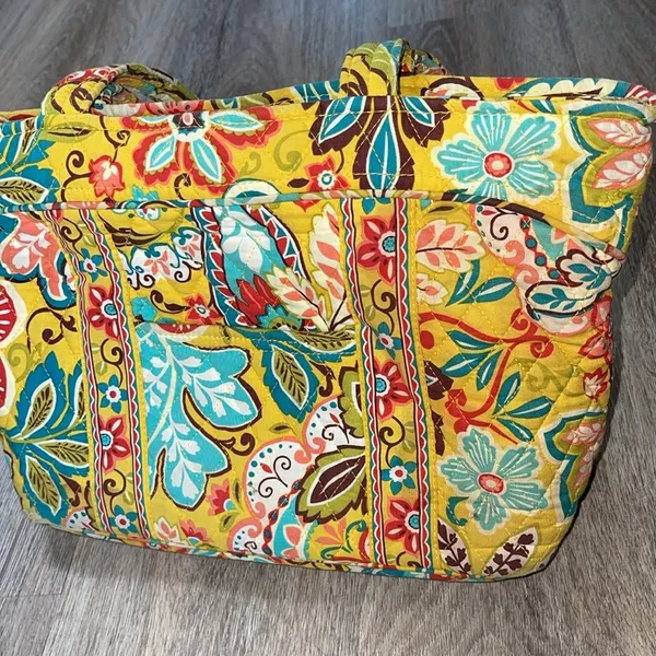 Vera Bradley Yellow Paisley Shoulder Bag/Tote Bag - Image 5