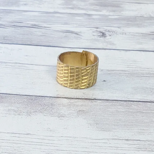 Gold Tone Ring Women's Size 7 - Image 2