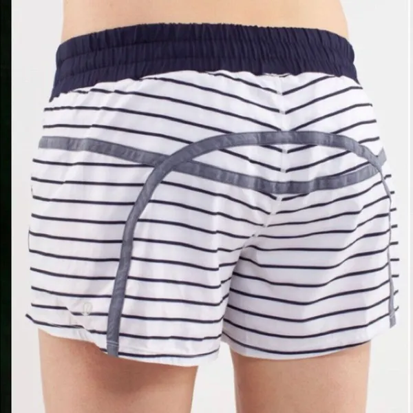 Lululemon quiet stripe shorts‎ size 4 navy white speed short RARE! - Image 2