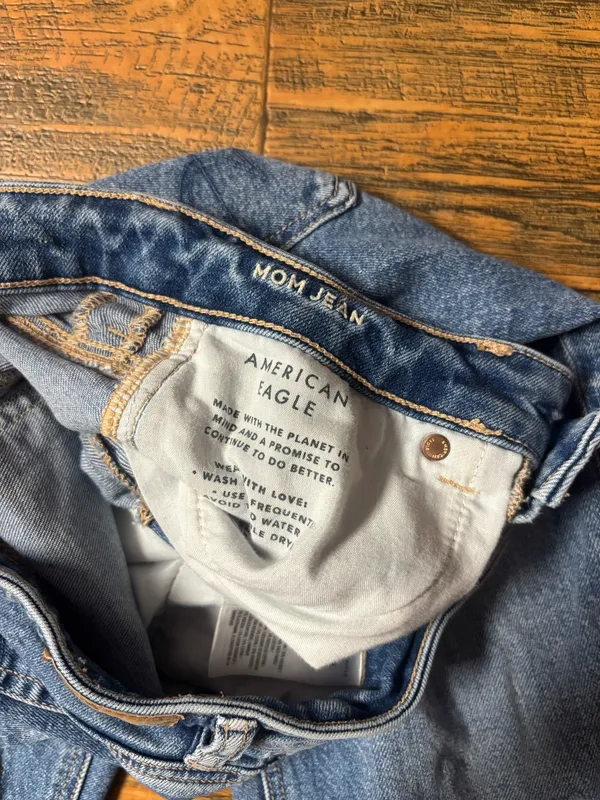 American Eagle Jeans Mom Ripped - Image 4