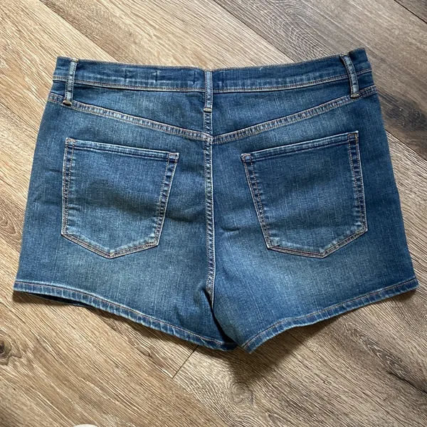 Jessica Simpson High Waisted Jean Shorts Festival Beachy Size 16 - Image 2
