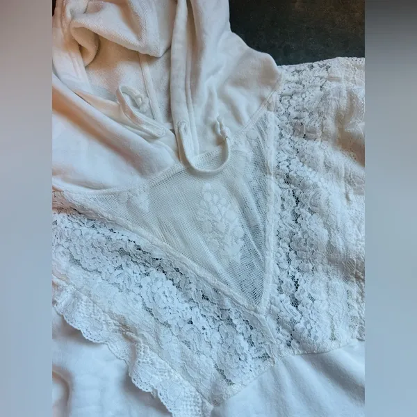 Free people movement white lace studio hoodie nwt large - Image 3