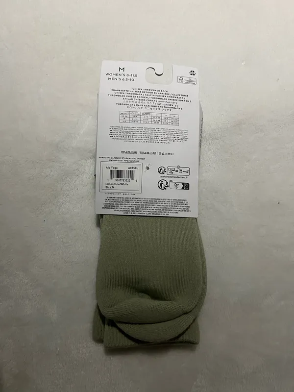 Alo Socks Yoga Throwback - Image 3