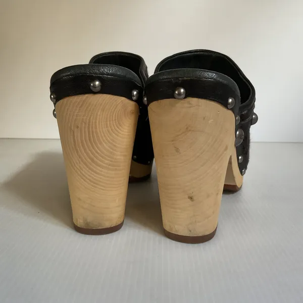 UGG Black Tweed Wooden Clog Mules Heels Women’s Size 9 - Image 6