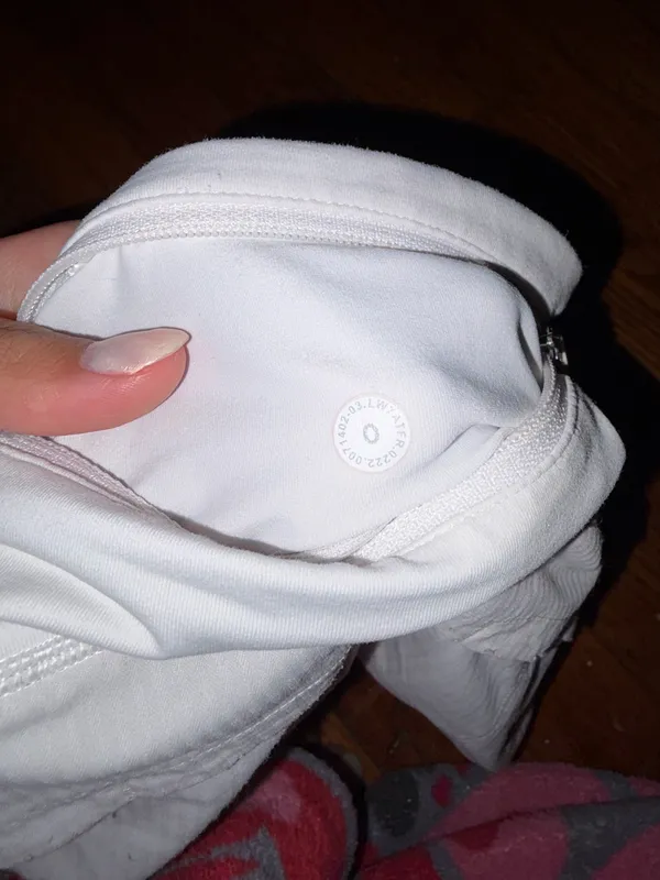 Lululemon Shorts Speed Up 2.5" - Image 2